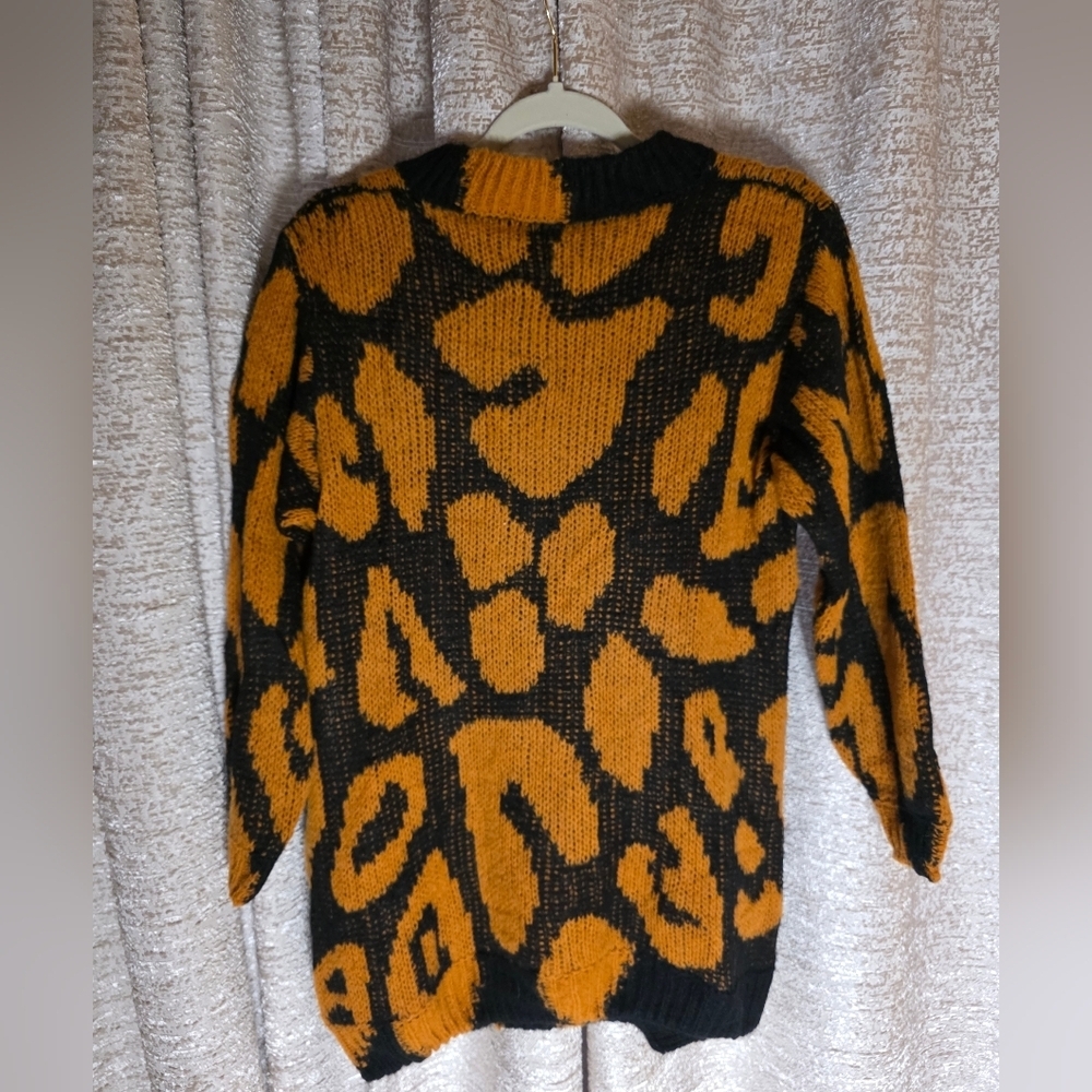 Stella McCartney Black and Orange Leopard Patterned Sweater - Picture 4 of 10